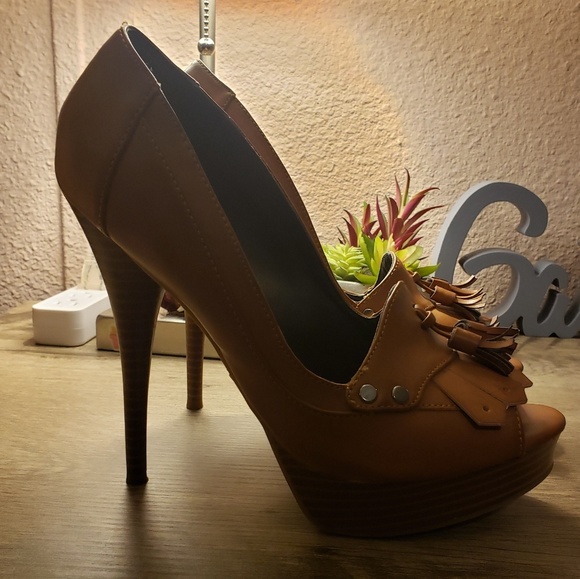 'Simply Vera'  Vera Wang Brown Tassel Heels - Picture 6 of 8